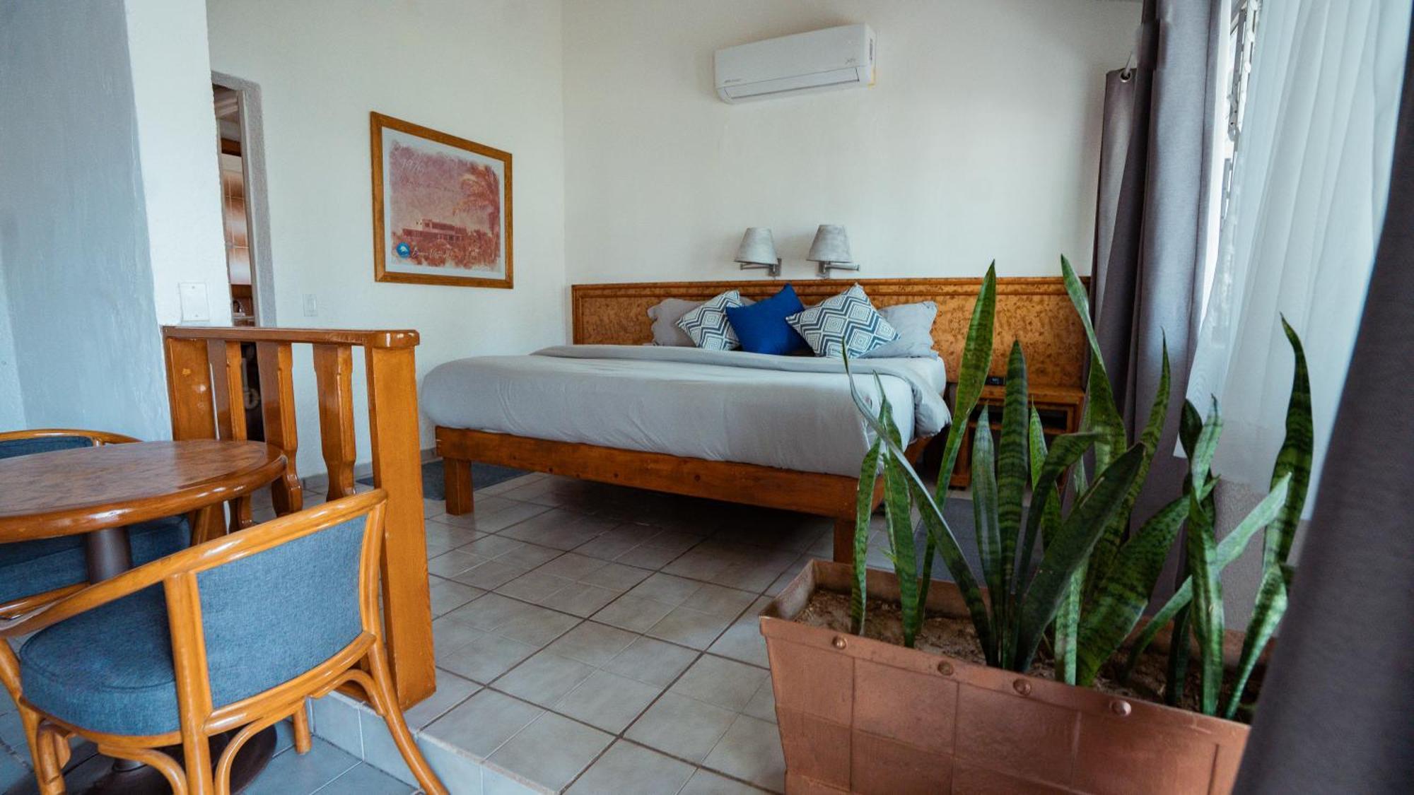 Buena Vista Oceanfront & Hot Springs Resort Buenavista  Room photo